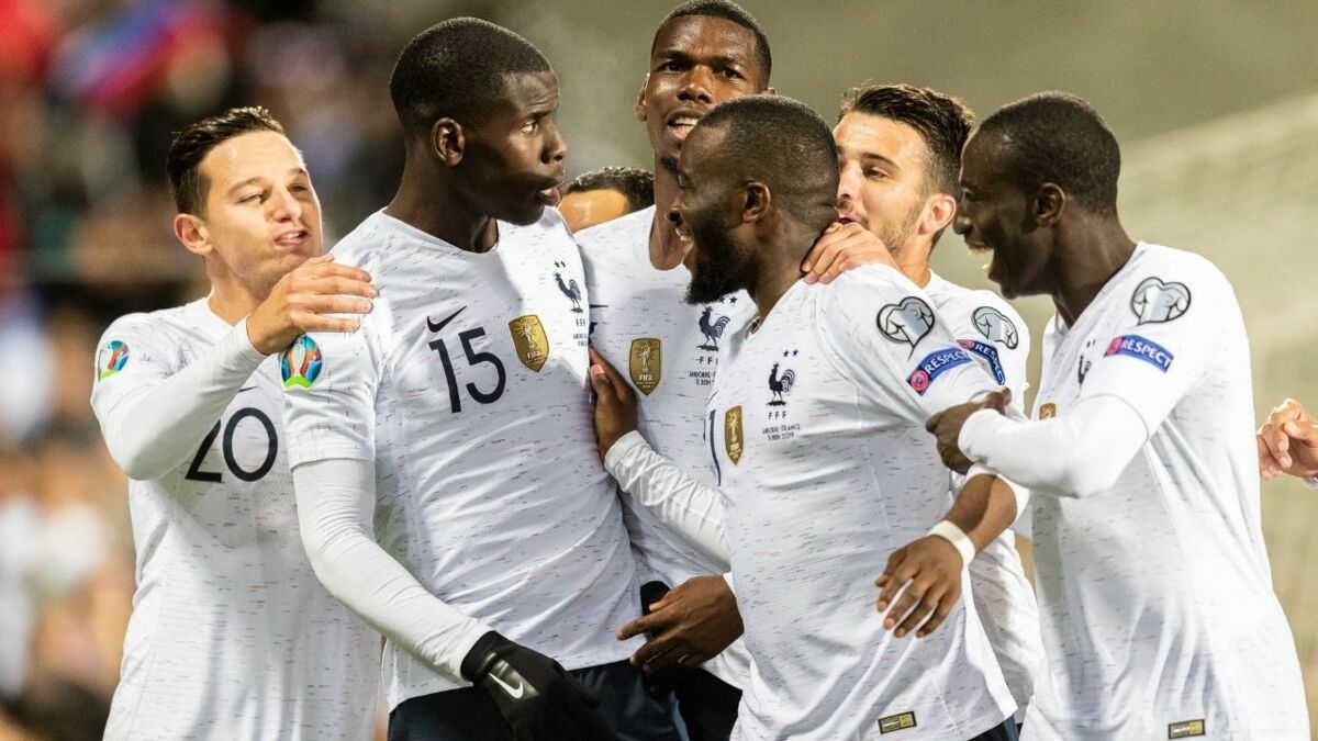 Kurt Zouma : Filmer un chat en train de le maltraiter, un joueur des Bleus crée le scandale