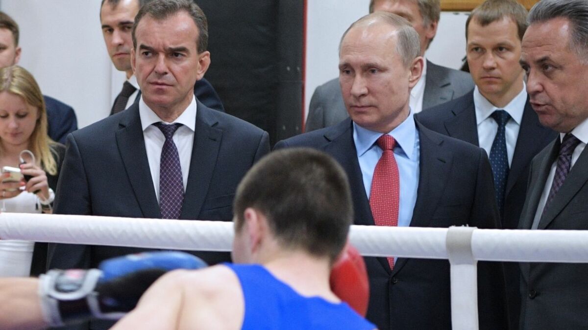 Le nez cassé du président russe lors d’un entraînement de boxe, sa rare confiance