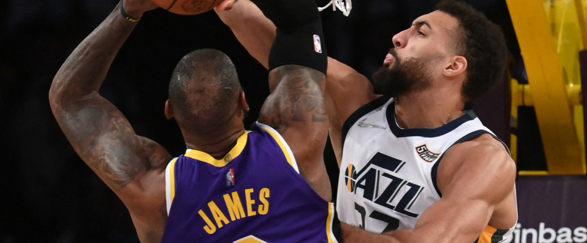 Les Nets et les Lakers progressent