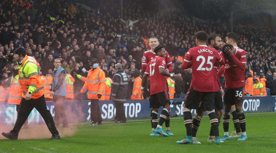 Un autre lancer de bouteille en Premier League…