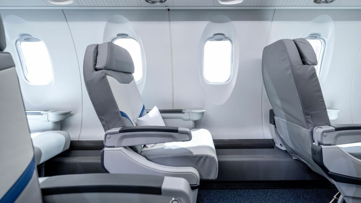 Un footballeur professionnel a été pris sur le coup alors qu’il faisait l’amour dans un avion