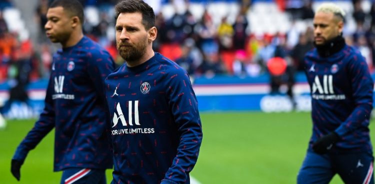 Cesc Fabregas s’en prend aux supporters du Paris Saint-Germain