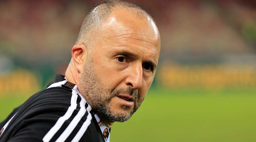 Un ancien arbitre poignarde Belmadi