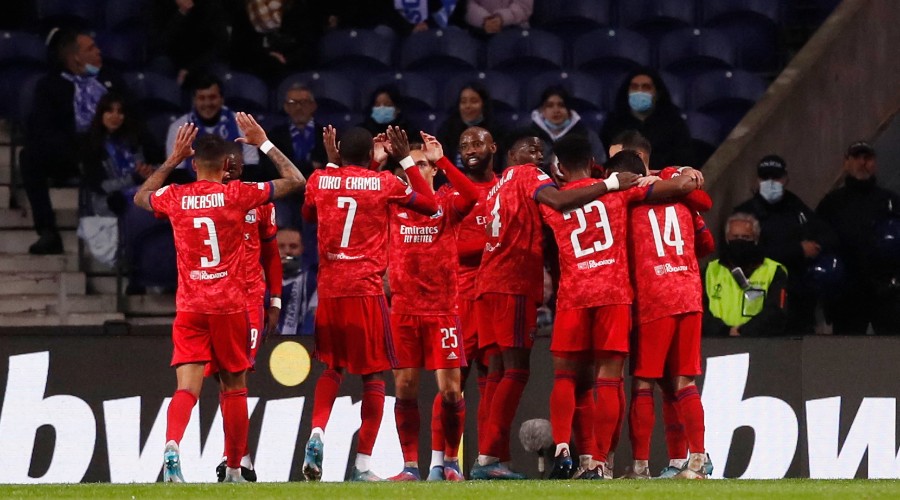 Dans la tempête, l’OL répond au sol