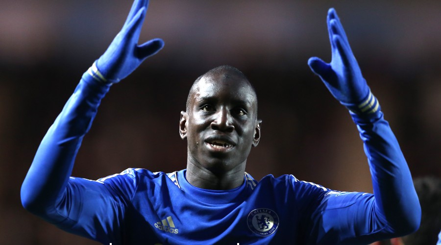 Demba Ba perce Leboeuf