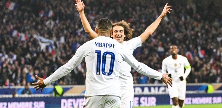 Griezmann va payer Deschamps