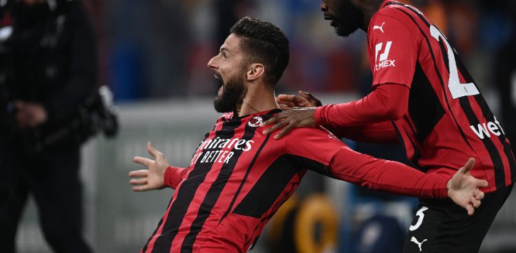 Giroud, le plus fort est le plus fort