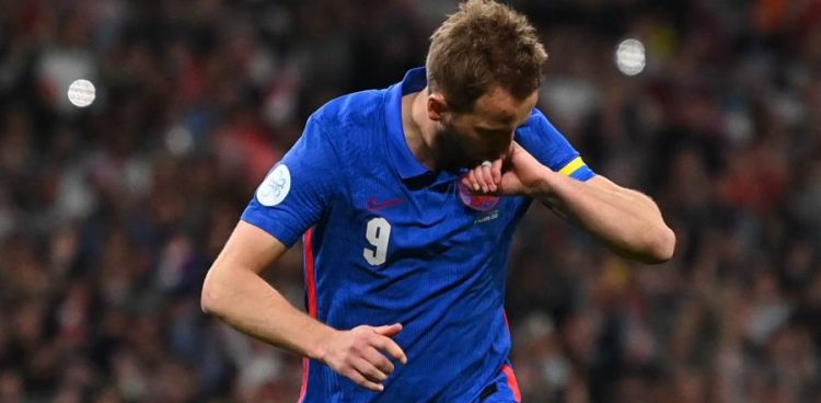 Kane est un peu plus dans l’histoire