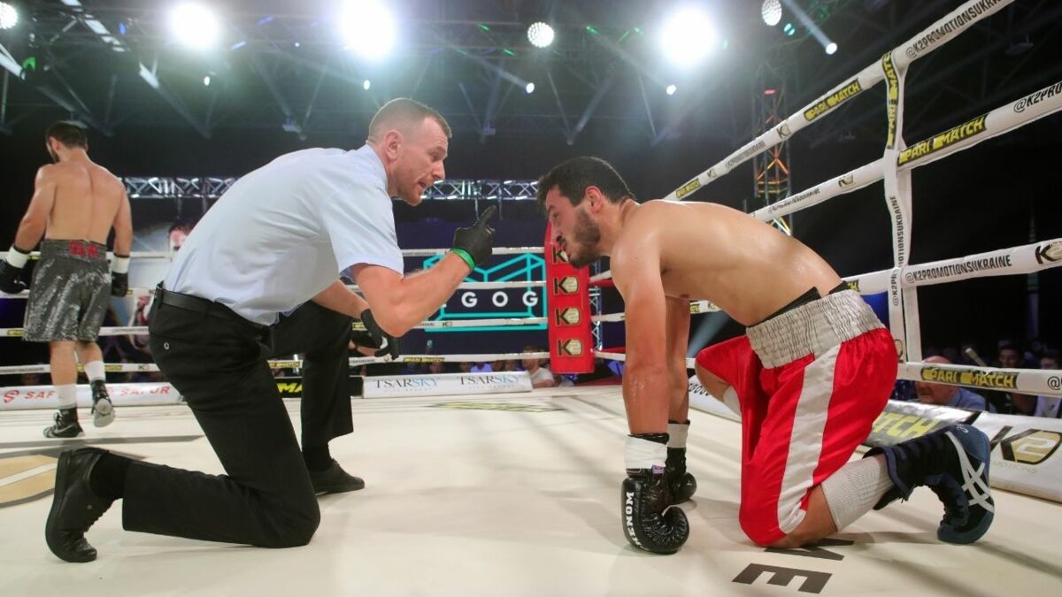 La bagarre entre influenceurs se termine par un coup de tête