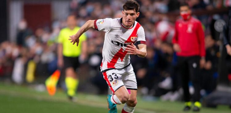 Le Real Madrid poursuit le défenseur de 22 ans