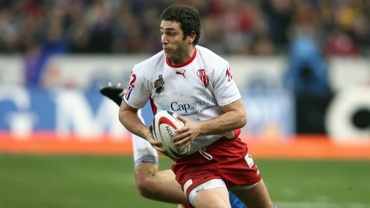 Qui est le célèbre rugbyman abattu dans les rues de Paris ?