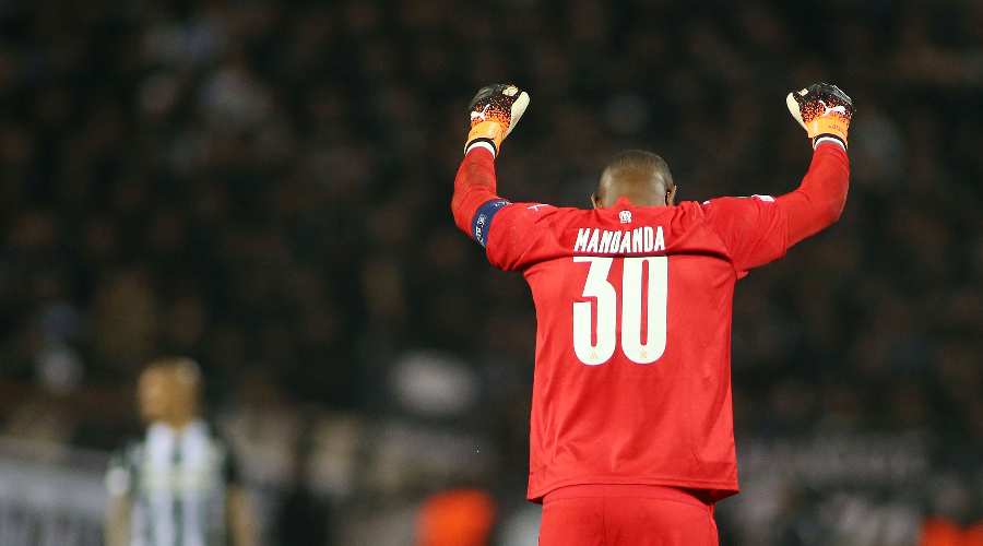 Hommage à Mandanda
