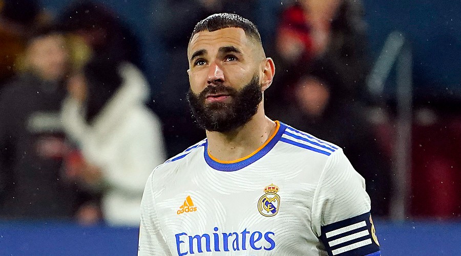 Benzema rate un penalty pour un double jeu !  (vidéo)