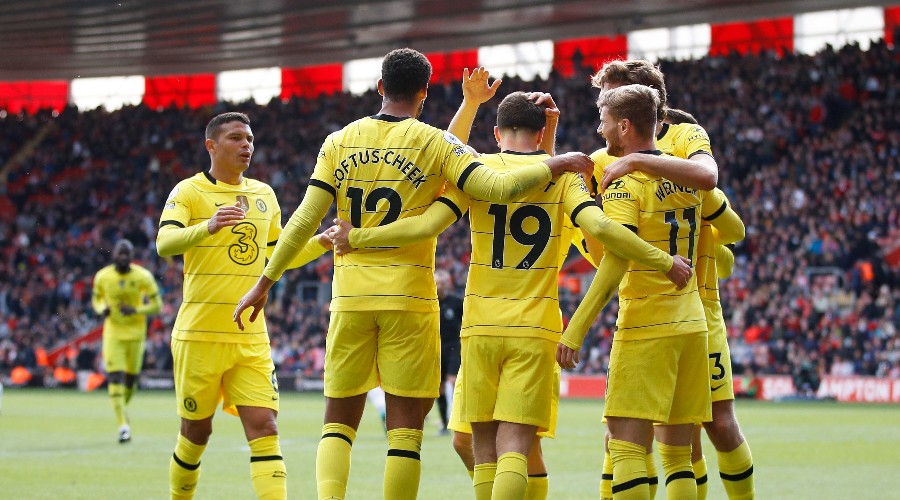 Chelsea se ressaisit alors qu’Arsenal remporte le titre