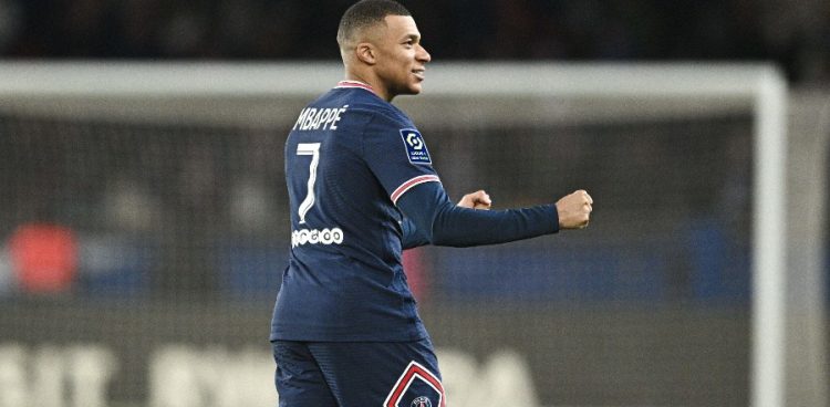 Clermont-Paris Saint-Germain : le brassard de Mbappé ?