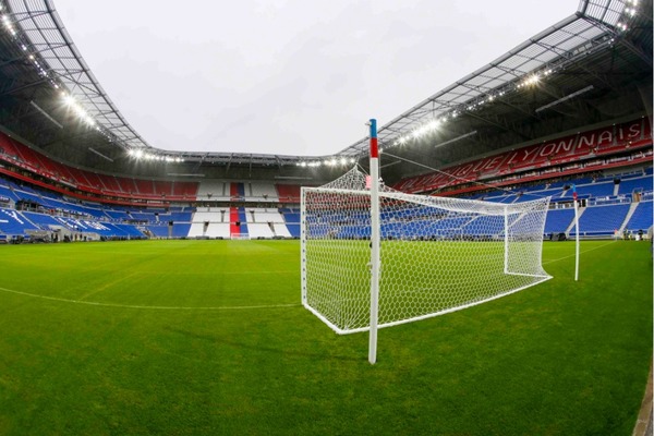 Comment s’appelle le Stade de Lyon sur FIFA 21 ?
