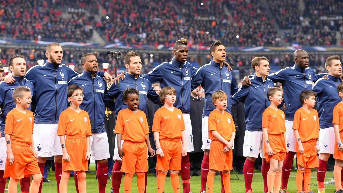 Quel est le nombre de joueurs dans une équipe de football ?