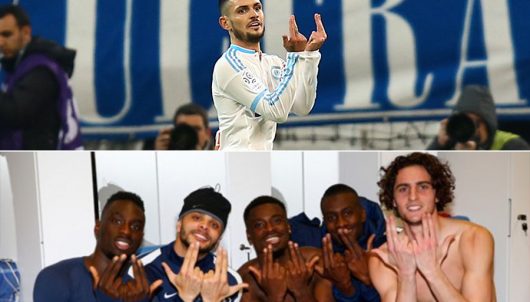 Quel joueur fait le signe Jul ?