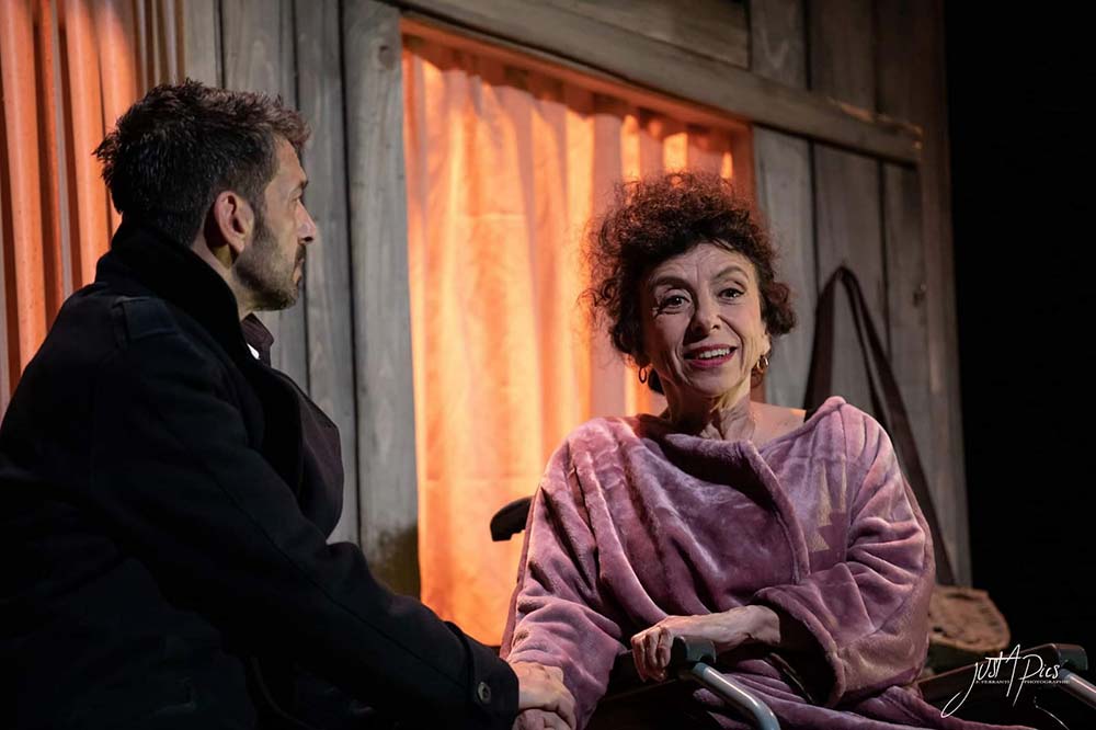 Où vit la famille de Malcolm ?