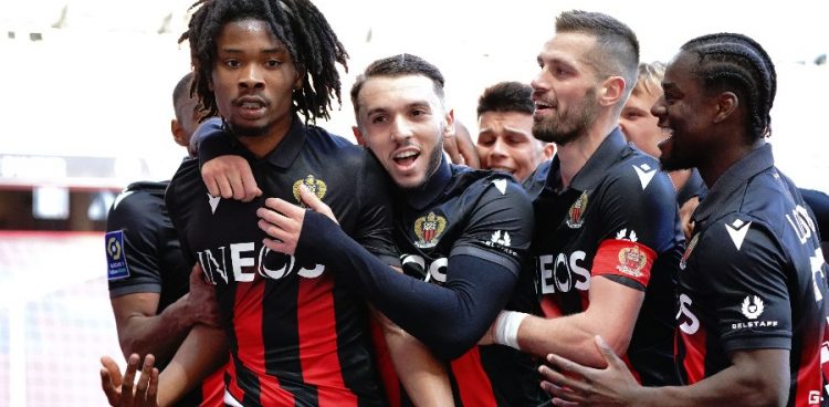 Des partisans du cheval de Troie attaqués à Nice