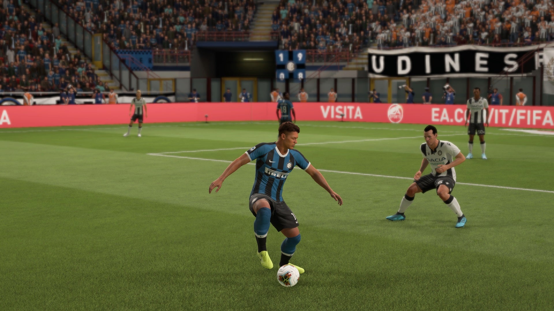 How do you drag to drag in FIFA 20?