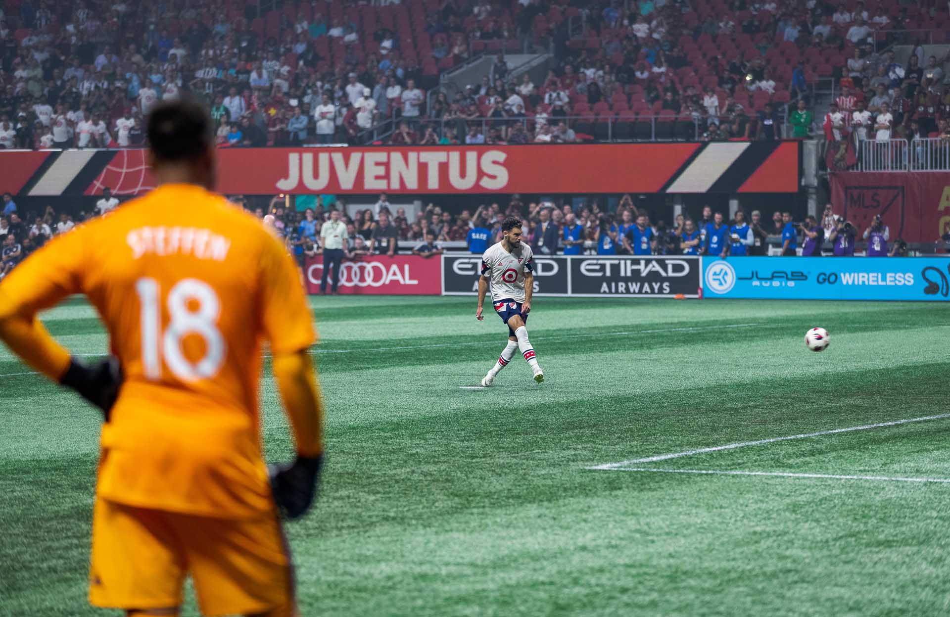 Why do Juventus have 3 stars?