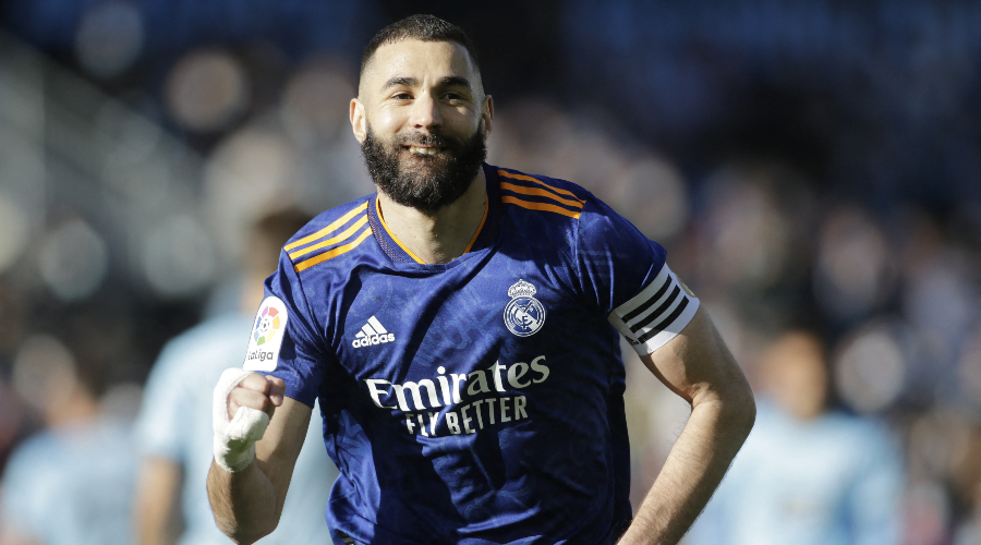 “L’arbitre veut que Benzer fasse un triplé tout de suite”