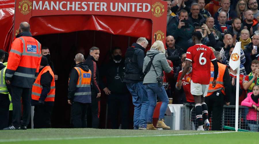 Manchester United : Rooney assomme Pogba