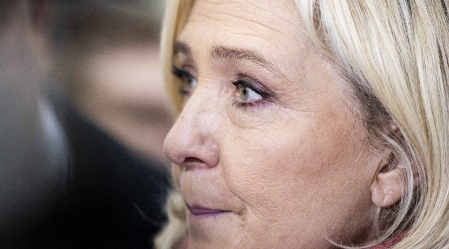 Marine Le Pen sera… à égalité avec le Paris Saint-Germain