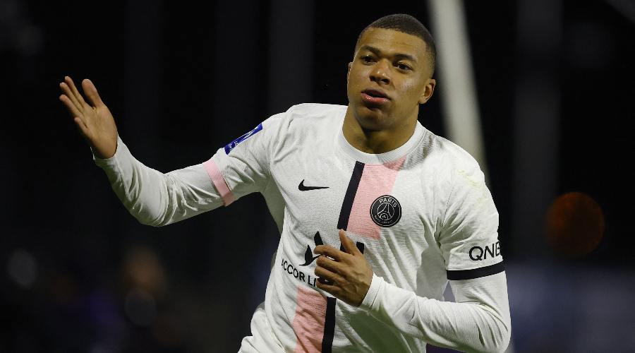 Mbappé a déposé Cavani !