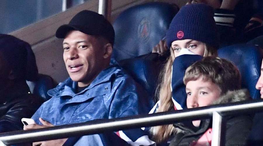 Mbappé en couple, confirmé