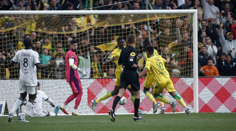 Nice évacue, Bordeaux s’effondre