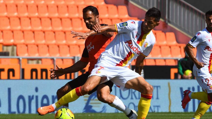 Qui est l’entraîneur du Racing Club de Lens ?