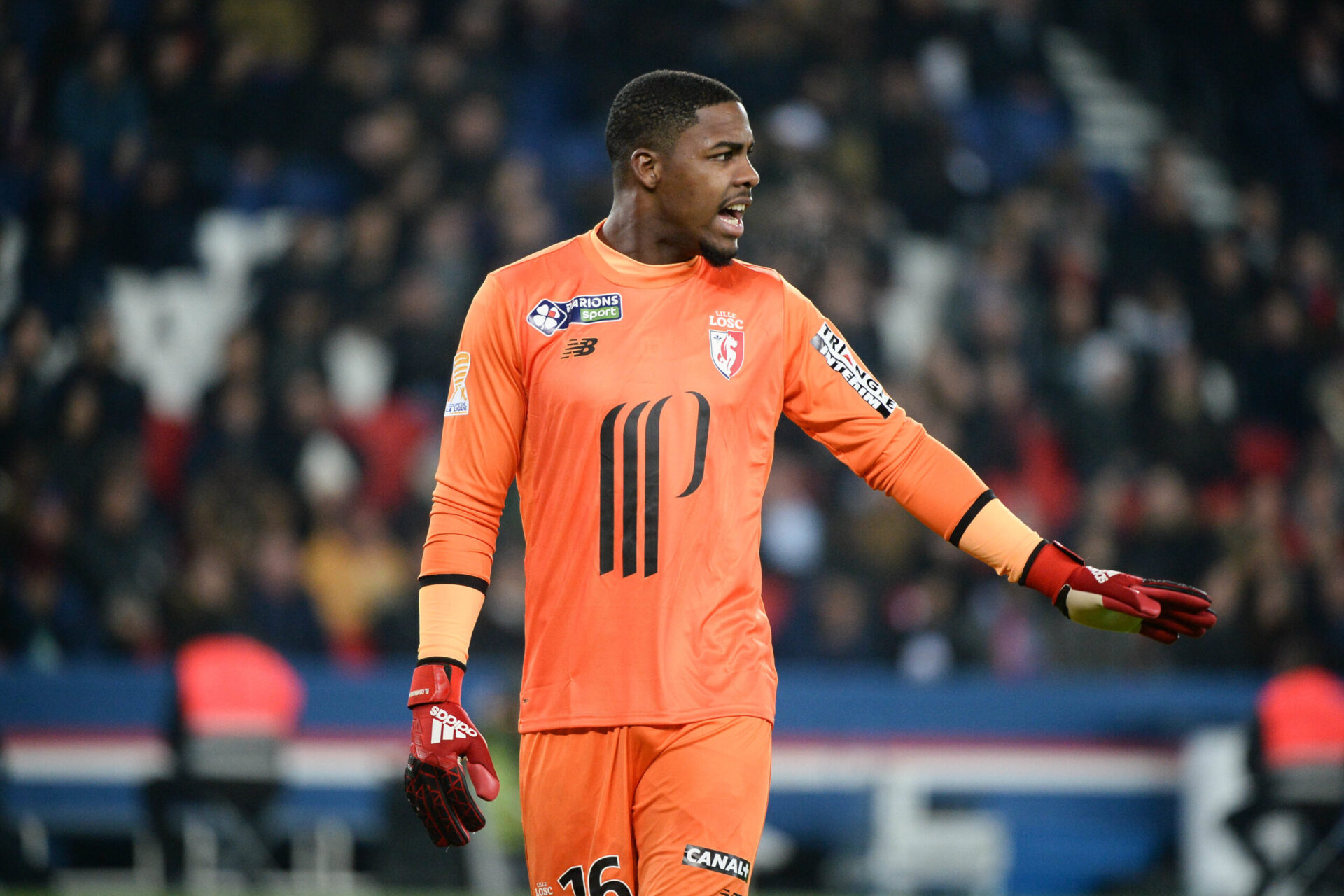 Où joue le gardien de but Maignan ?