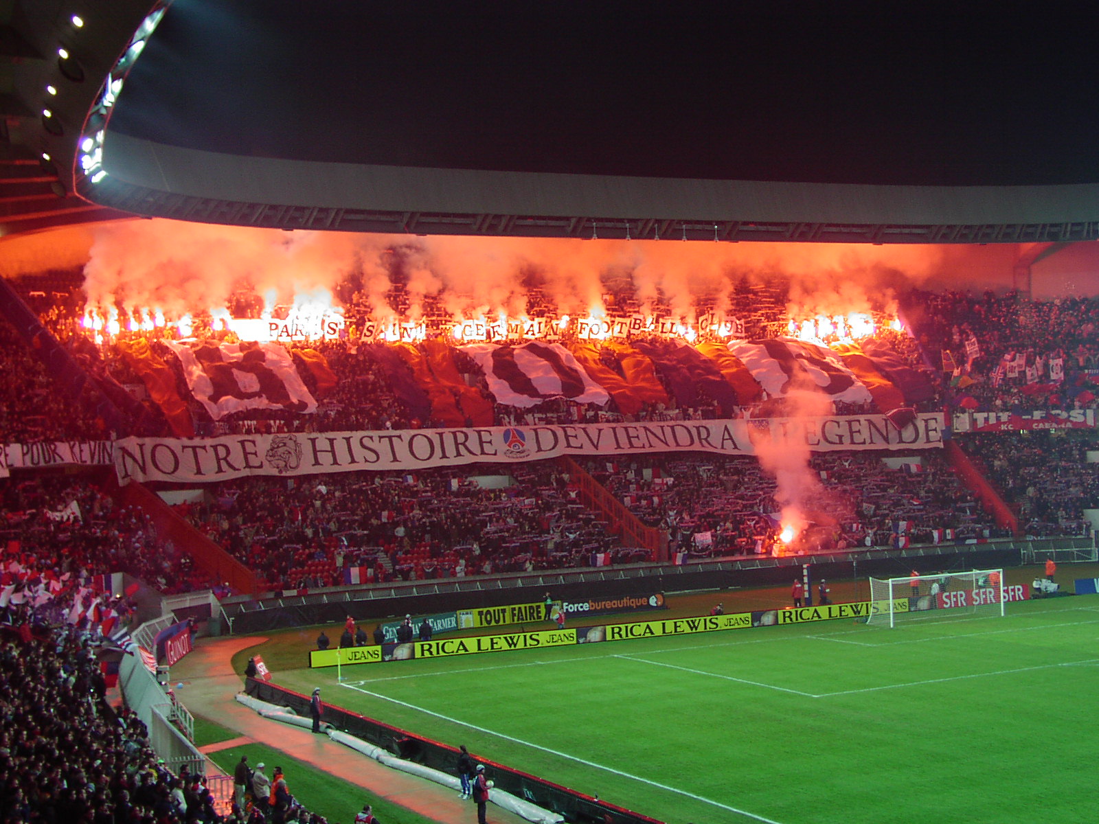 Où est le kop au Parc des Princes ?