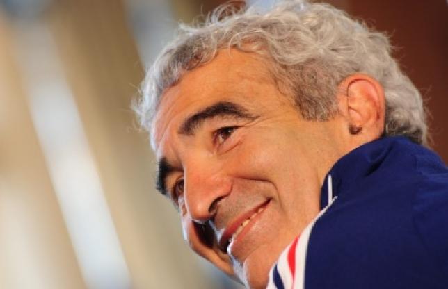 Qui est en couple avec Raymond Domenech ?