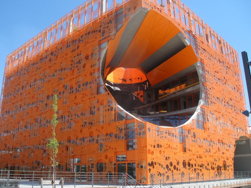 Où habite Hakimi à Paris ?