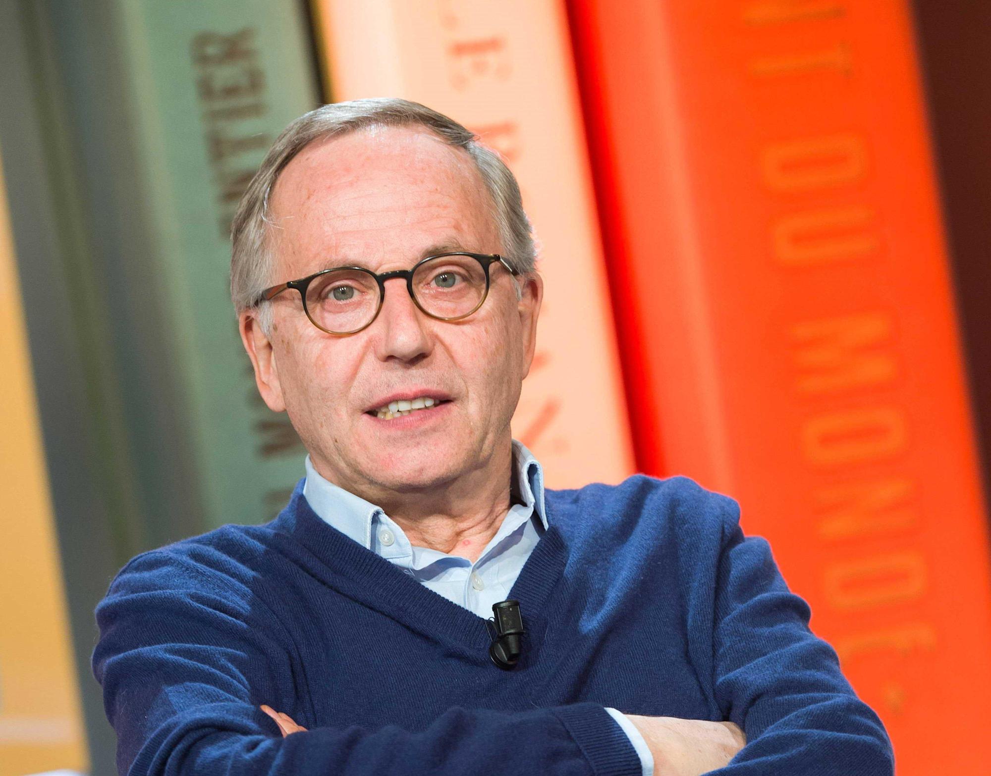 Qui est Raymond de Touche pas à mon poste ?