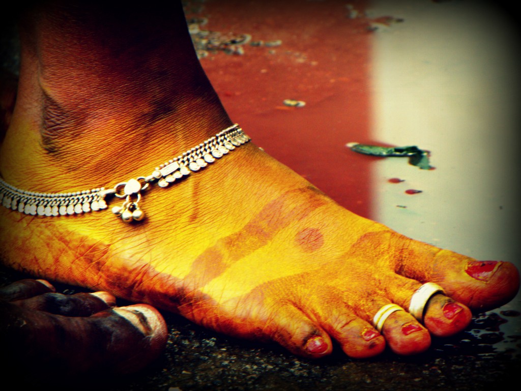 Pourquoi les Indiens ont un point rouge sur le front ?