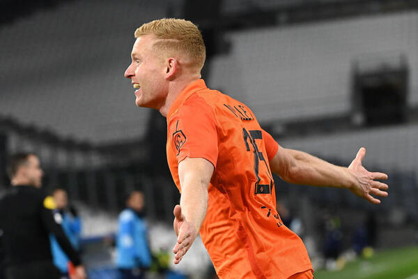 Quel est le salaire de thauvin ?