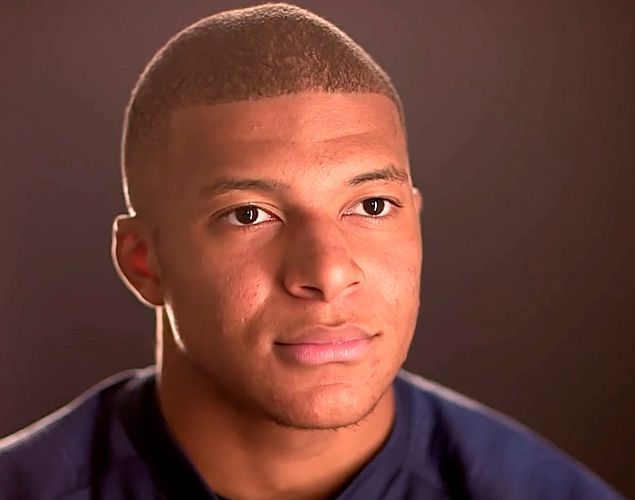 Quel âge a Ethan Mbappé ?