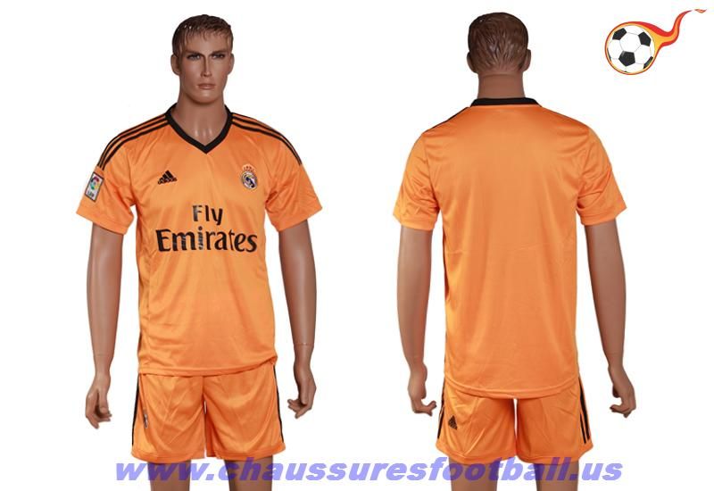 Quelle taille de maillot porte les joueurs de foot ?