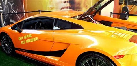 Quelle voiture à Neymar ?