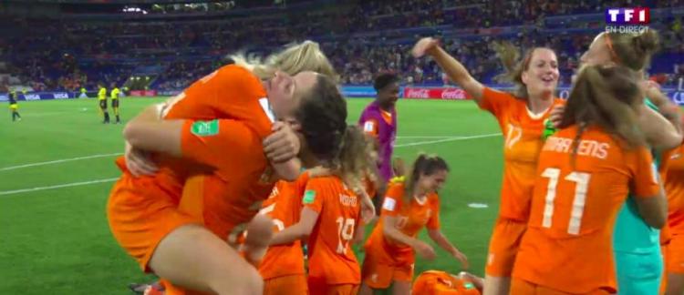 Qui a gagné le foot féminin hier soir ?