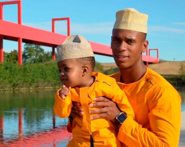 Comment s’appelle le fils de Rami ?