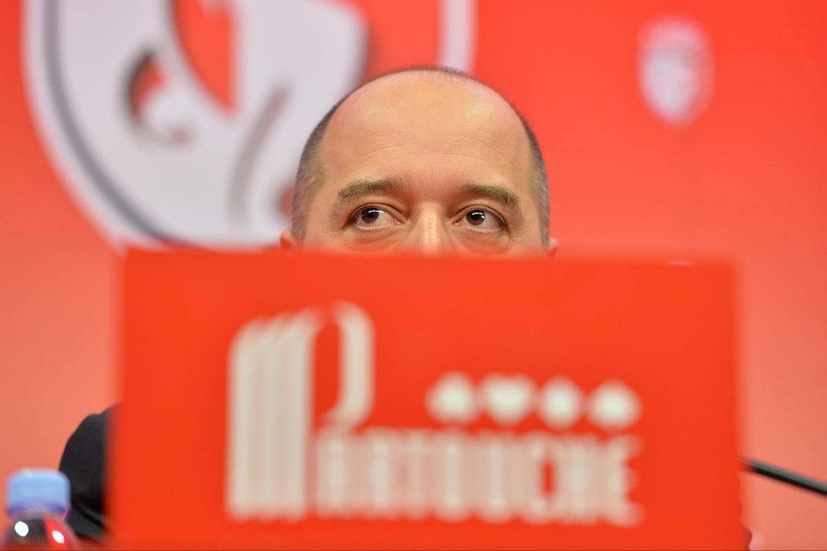 Qui est le directeur sportif du LOSC ?