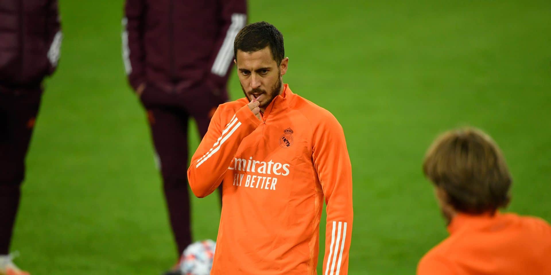 Où joue le frère de Hazard ?