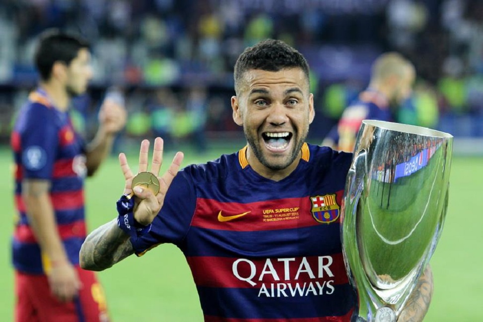 Où joue Dani Alves aujourd’hui ?