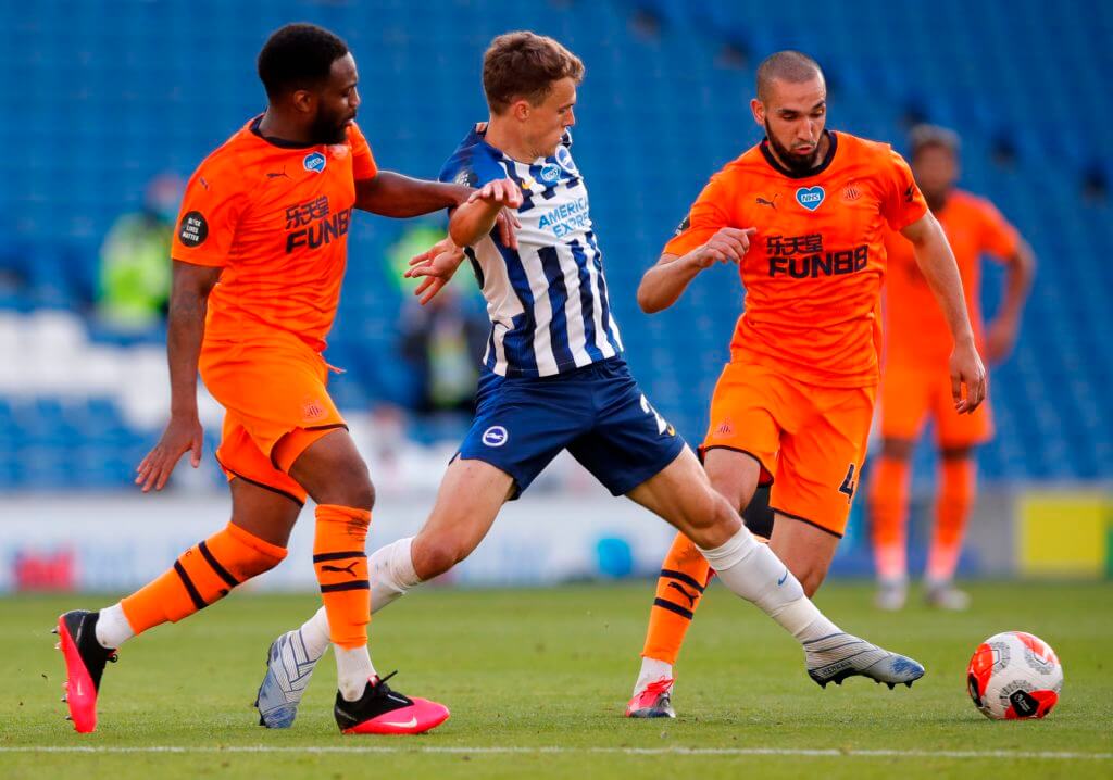 Qui est le plus grand joueur de foot en taille ?