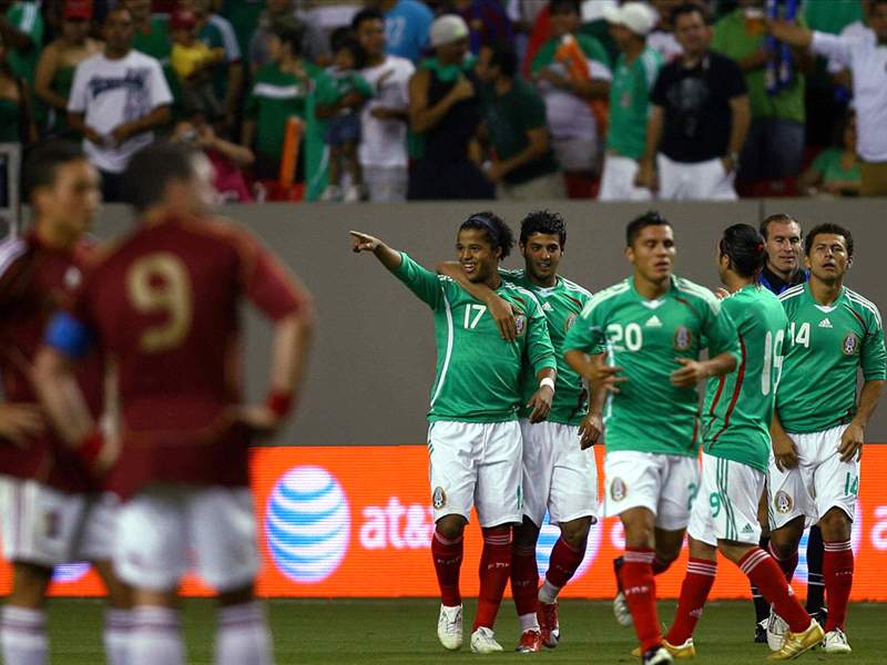 Who plays in Gold Cup?